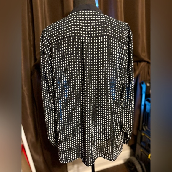 THE LIMITED - XL Women’s Paisley Print Long Sleeve Button-Up Collared Blouse. - Picture 3 of 7